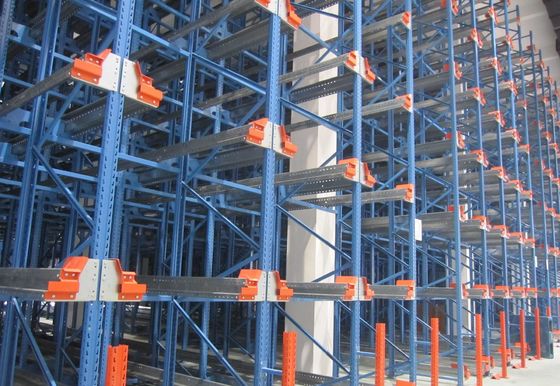 Sistema de almacenamiento de transbordadores industriales personalizados con viga de acero de alta densidad / remache de acero