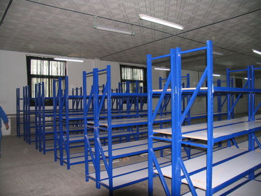 Estaca de almacenamiento multifuncional de varios niveles de larga extensión