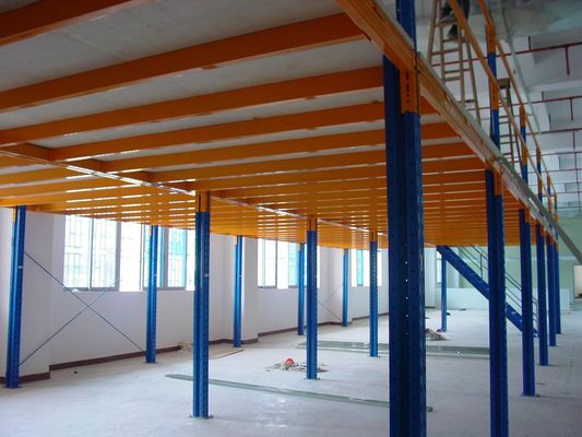 Estructura de acero de trabajo pesado piso de mezzanine para el almacenamiento de almacenamiento soportado