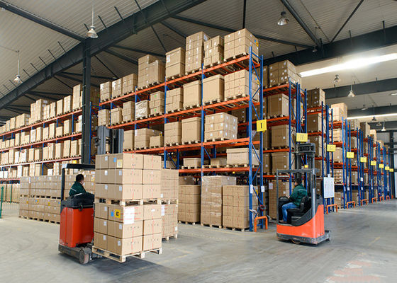 Sistemas de estantes para paletas de metal pesado para soluciones de almacenamiento en almacenes
