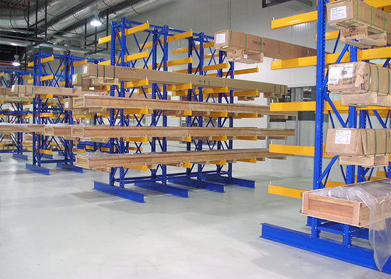 Q235B Estantes de acero de doble cara con voladizo, estantes de almacenamiento de madera con voladizo