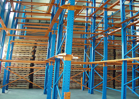 Conducir en las estanterías de almacenamiento de acero industrial con acabado de pintura de capa de polvo