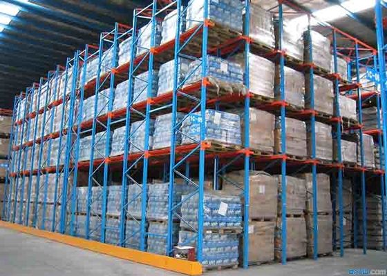 Conducir en las estanterías de almacenamiento de acero industrial con acabado de pintura de capa de polvo