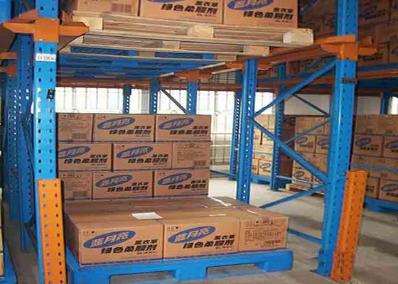 Sistema de almacenamiento en el bastidor de paletas anticorrosivos