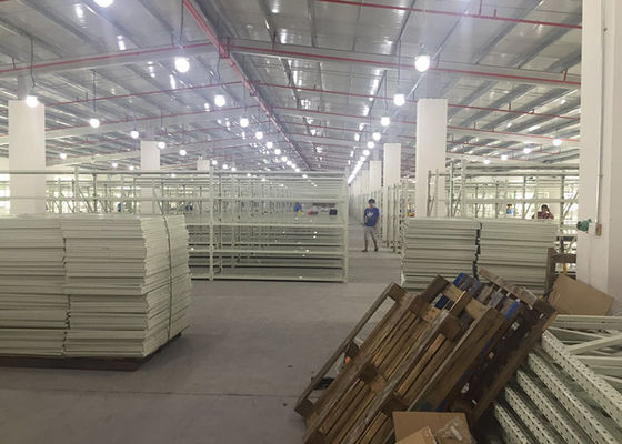 Sistema de estantes para paletas para almacenamiento en almacenes laminados en frío 100 kg/capas-120 kg/capas