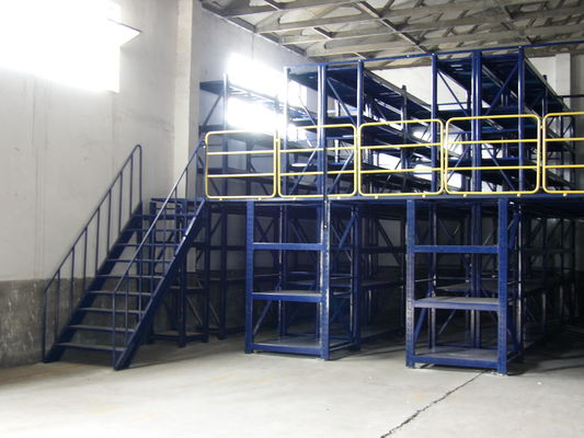 Montar pisos industriales de mezzanine, entrepisos con soporte para pallets