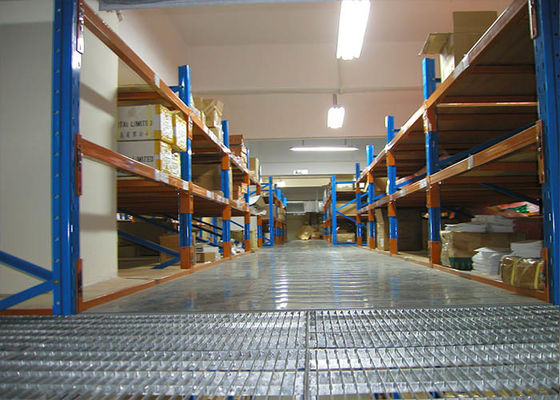 Capacidad de almacenamiento industrial de varios niveles y estantes de mezzanine para almacenes de gran superficie