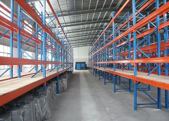 Estantes de almacenamiento de acero industrial de trabajo pesado personalizados para almacenes enormes