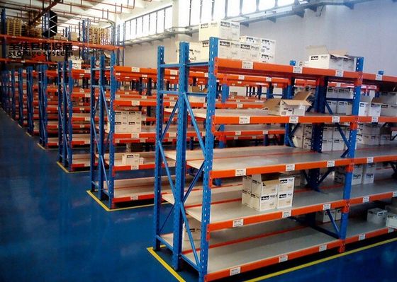 Protección contra la corrosión Estantes de almacenaje de carga pesada de varios niveles Estantes de acero de carga pesada