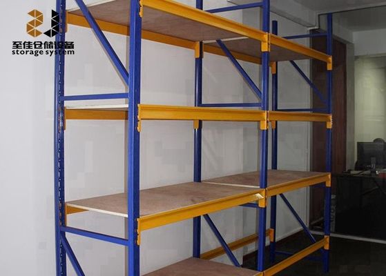 3 capas Estantes y estanterías de almacenamiento de mediana carga 1500-8000 mm de altura