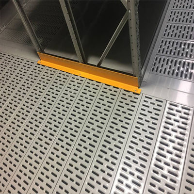 Los pisos industriales de acero de mezzanine cargan 300-1000 kg por metro cuadrado para opciones de almacenamiento versátiles