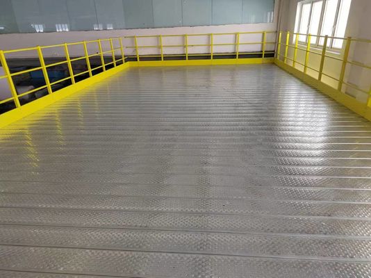 Ideas de pisos industriales de mezzanine modulares maximizan el espacio y la productividad
